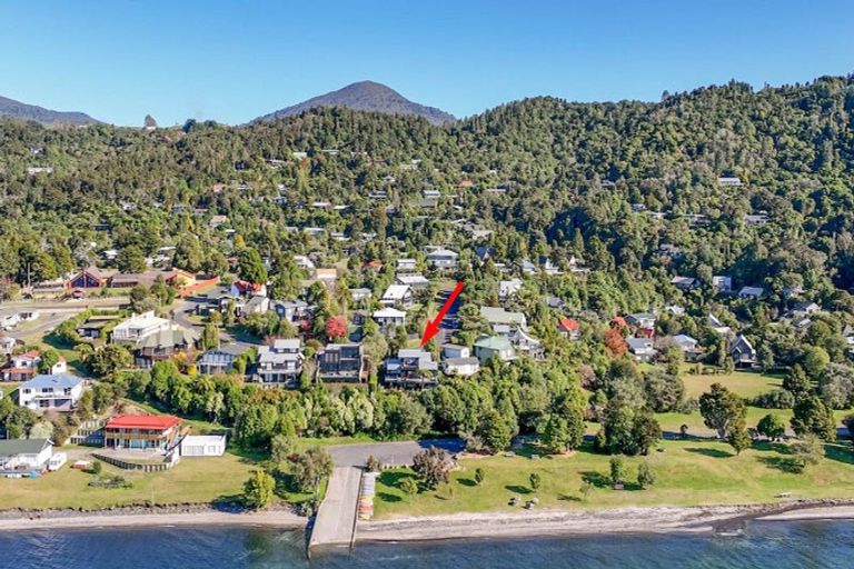 Photo of property in 21 Waiparemo Crescent, Pukawa Bay, Turangi, 3381