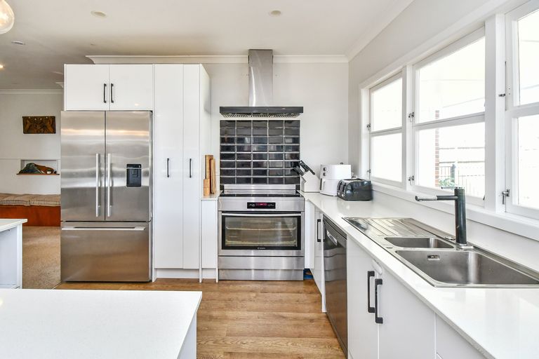 Photo of property in 15 Les Marston Place, Pukekohe, 2120