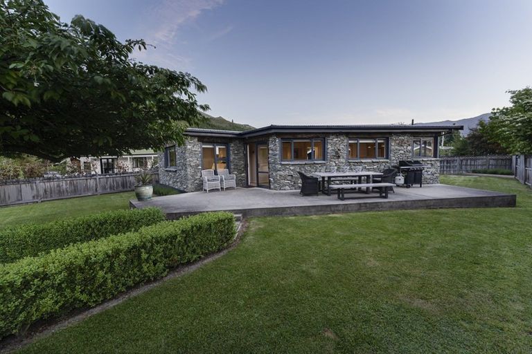 Photo of property in 6 Boundary Street, Arrowtown, 9302