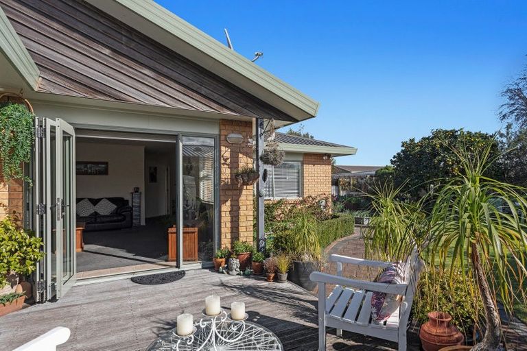 Photo of property in 9 Edgewater Grove, Whakatane, 3120