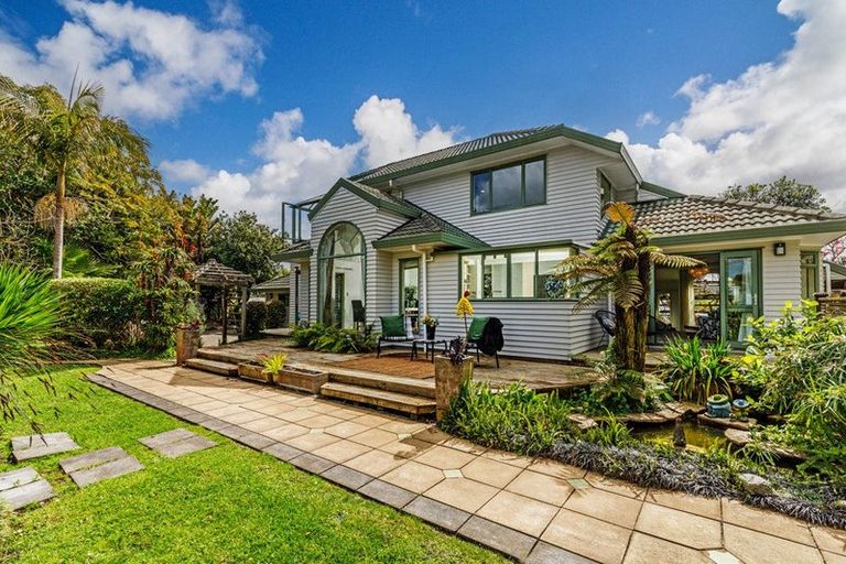 Photo of property in 26 Merewhira Road, Paremoremo, Albany, 0793