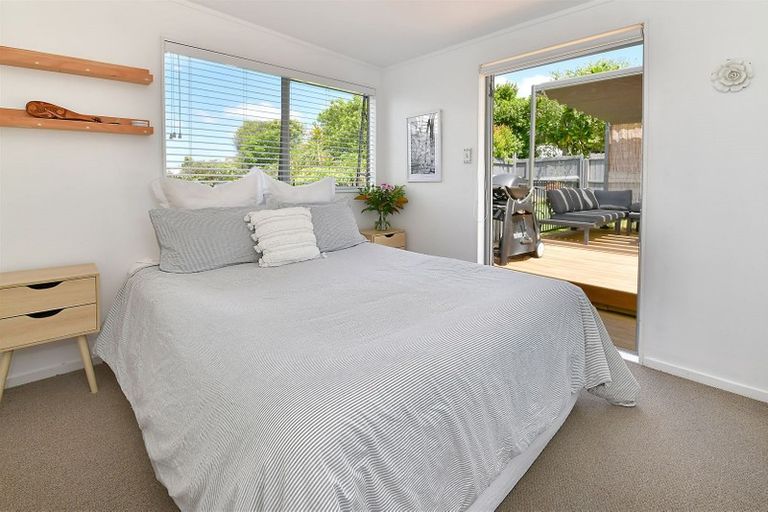 Photo of property in 52b Bay Street, Red Beach, 0932