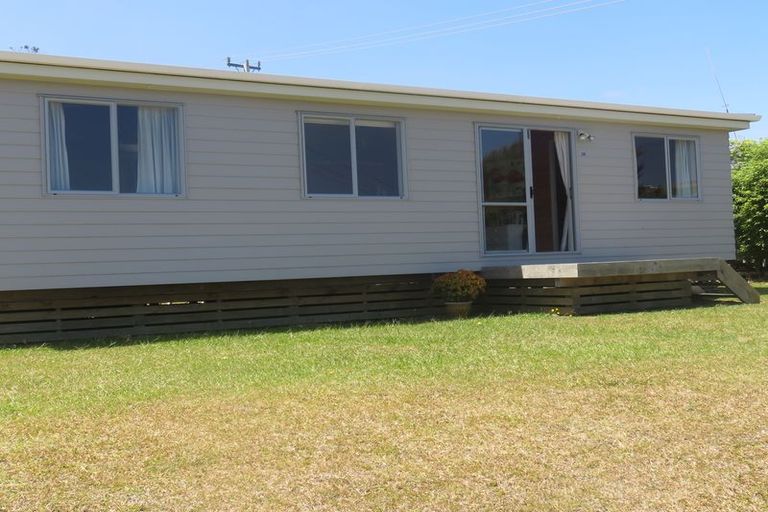 Photo of property in 38 Paradise Road, Coopers Beach, 0420