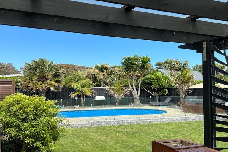 Photo of property in 28a Paetawa Road, Peka Peka, Waikanae, 5391