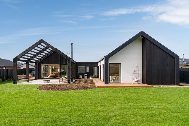 Photo of property in 15 Franks Place, Outram, 9019