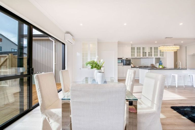 Photo of property in 18 Lime Hill Rise, Flat Bush, Auckland, 2019