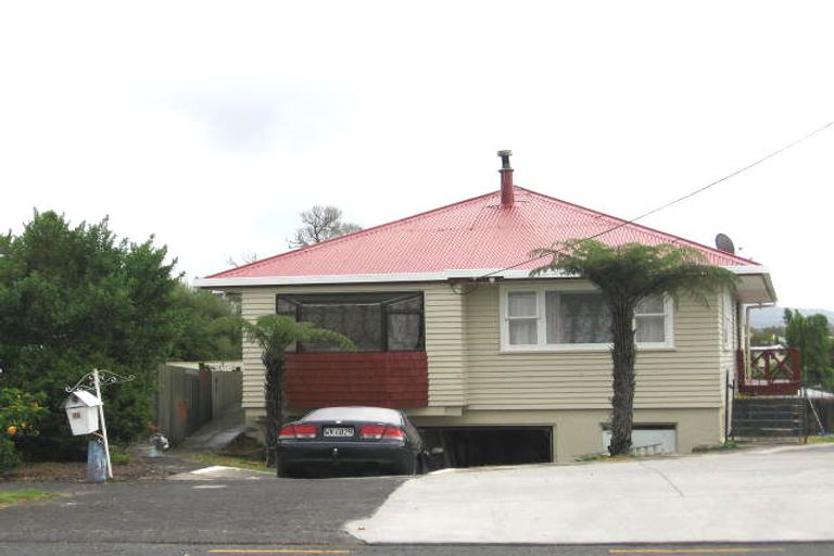 Photo of property in 49 Woodglen Road, Glen Eden, Auckland, 0602