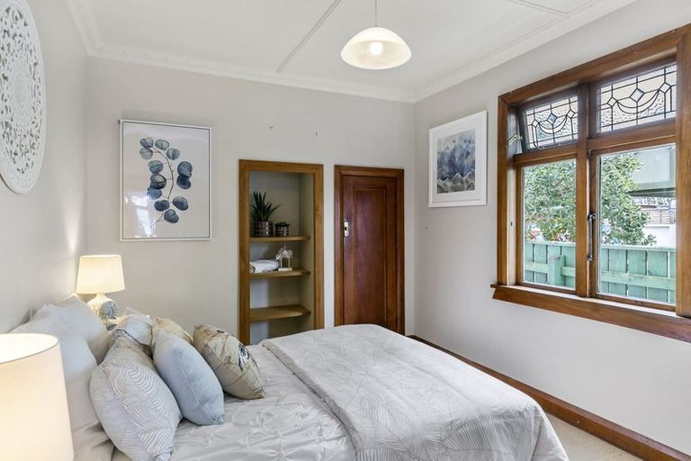 Photo of property in 238 Queens Drive, Lyall Bay, Wellington, 6022