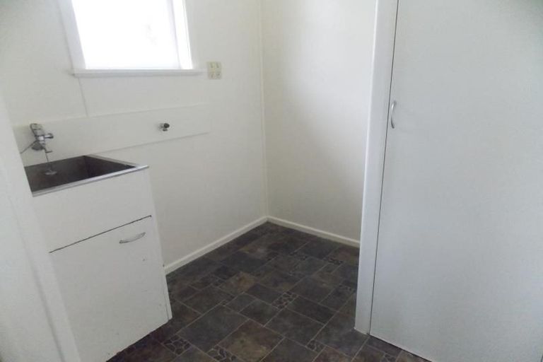 Photo of property in 130 Arahura Crescent, Waitangirua, Porirua, 5024