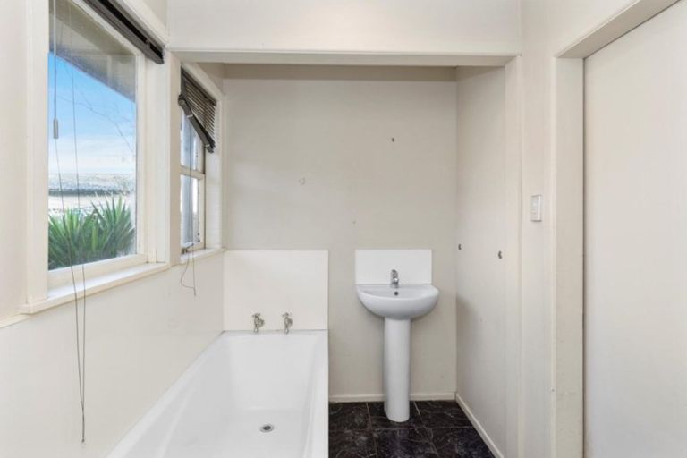 Photo of property in 8 Windsor Road, Bellevue, Tauranga, 3110