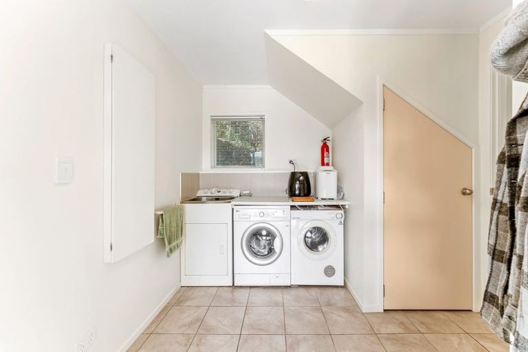 Photo of property in 1082 Sandspit Road, Sandspit, Warkworth, 0982