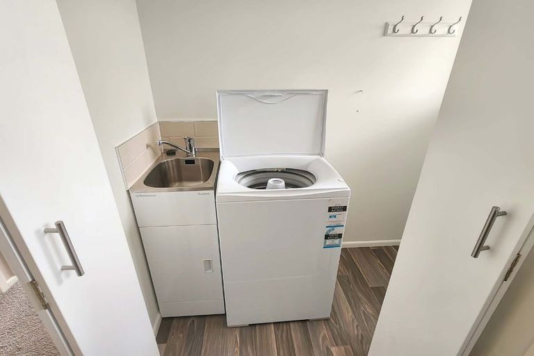 Photo of property in 2 Ferretti Grove, Avalon, Lower Hutt, 5011