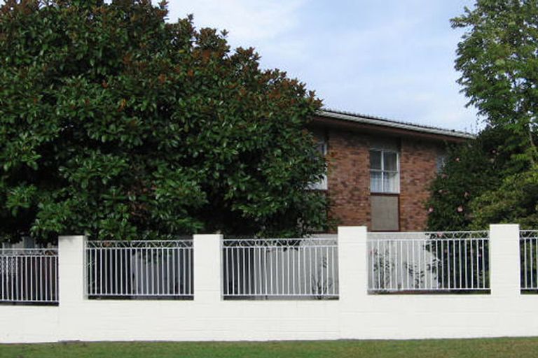 Photo of property in 15 Eyre Street, Henderson, Auckland, 0612
