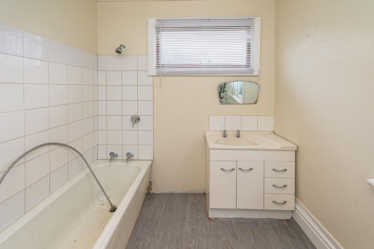 Photo of property in 15 Kelvin Street, Aramoho, Whanganui, 4500