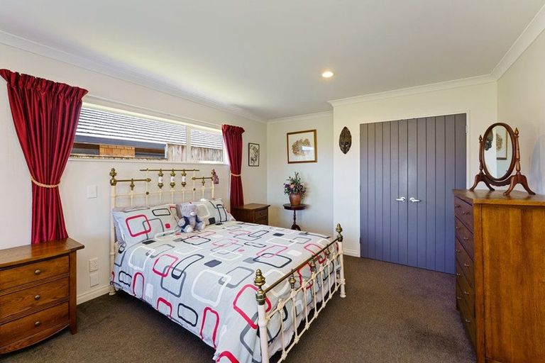 Photo of property in 4 Meadow Court, Paraparaumu, 5032