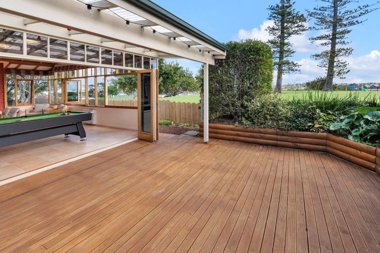 Photo of property in 11 Corta Bella Place, Golflands, Auckland, 2013