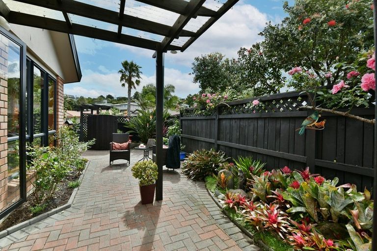 Photo of property in 16 Red Hibiscus Road, Stanmore Bay, Whangaparaoa, 0932