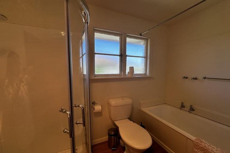 Photo of property in 12 Solway Avenue, Ilam, Christchurch, 8041