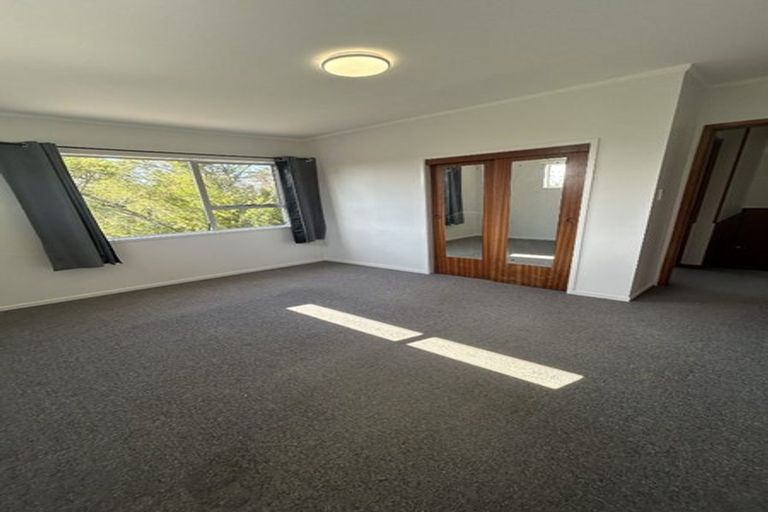 Photo of property in 19 South Lynn Road, Titirangi, Auckland, 0604