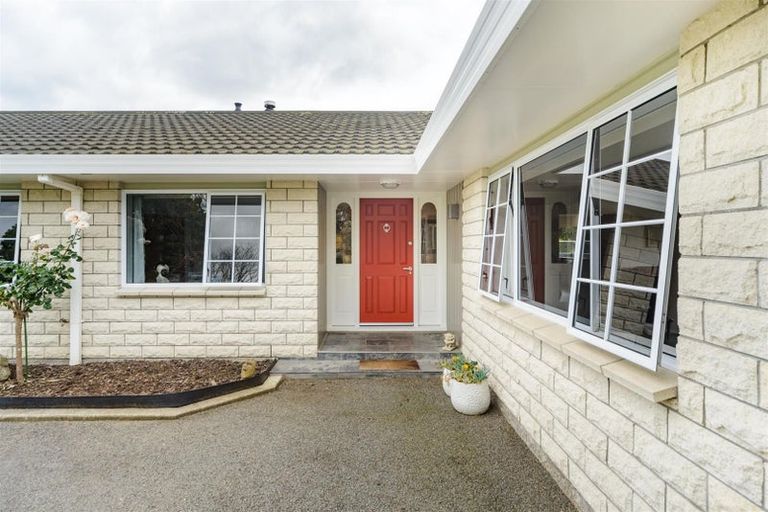 Photo of property in 130 Parewanui Road, Bulls, 4894