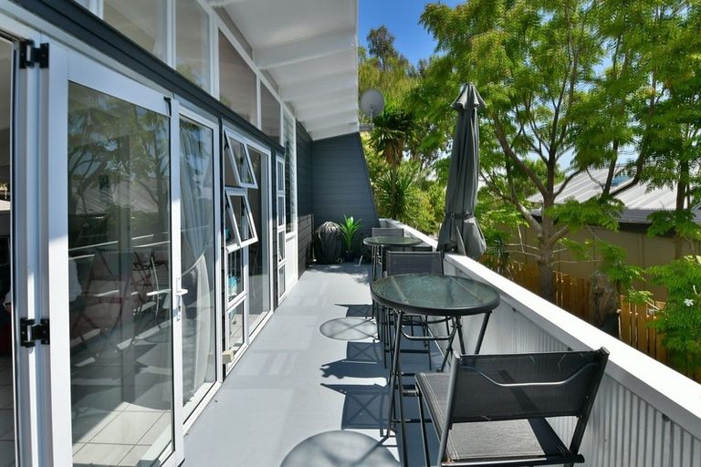 Photo of property in 21 Elliston Crescent, Stanmore Bay, Whangaparaoa, 0932