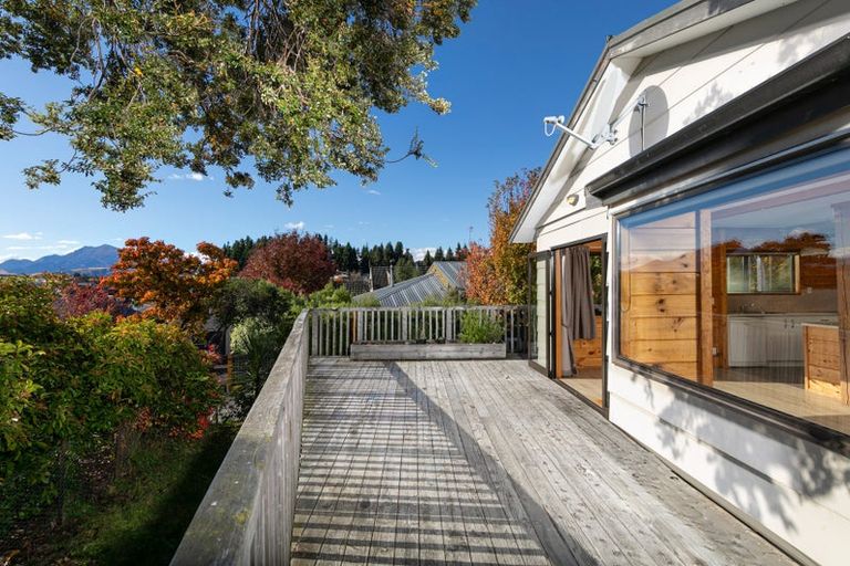 Photo of property in 4 Kings Drive, Wanaka, 9305