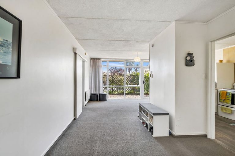 Photo of property in 2/18 Carnot Street, Glenholme, Rotorua, 3010