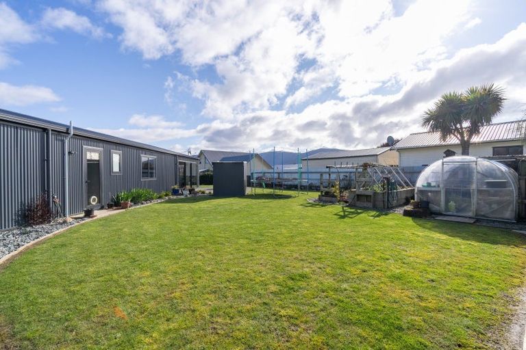 Photo of property in 27 Tawera Place, Te Anau, 9679