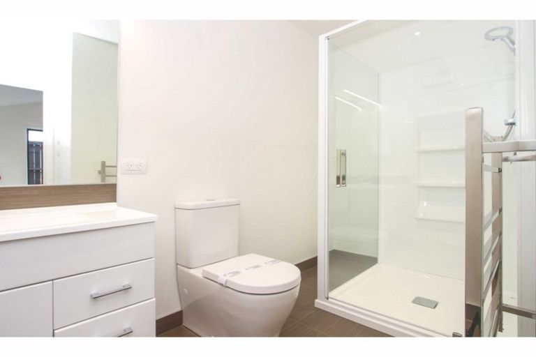 Photo of property in 33 Wallace Road, Ranui, Auckland, 0612