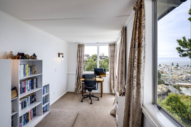 Photo of property in 11a Colenso Avenue, Hospital Hill, Napier, 4110