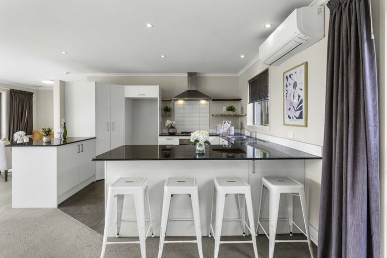 Photo of property in 5 Woolshed Lane, Pukekohe, 2120