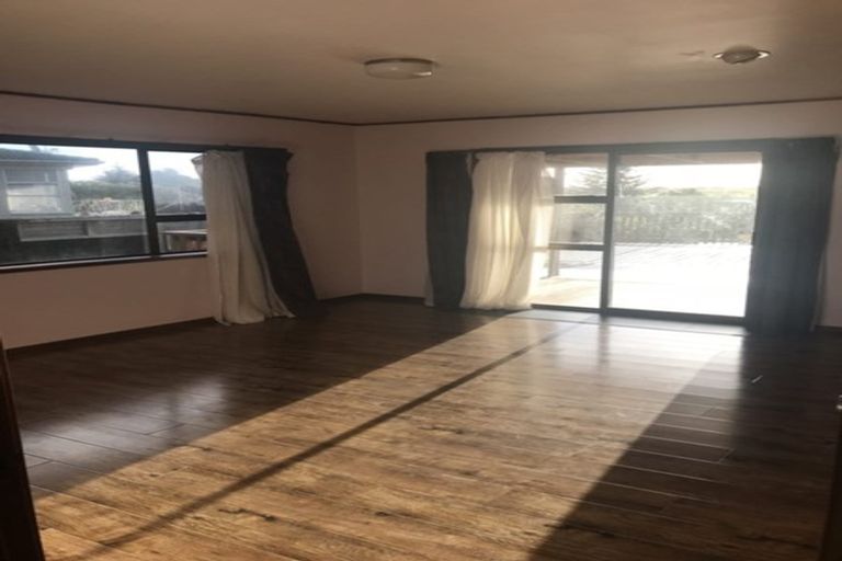 Photo of property in 13 Charles Dickens Drive, Mellons Bay, Auckland, 2014