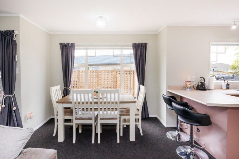 Photo of property in 47 Dalfield Place, Highbury, Palmerston North, 4412