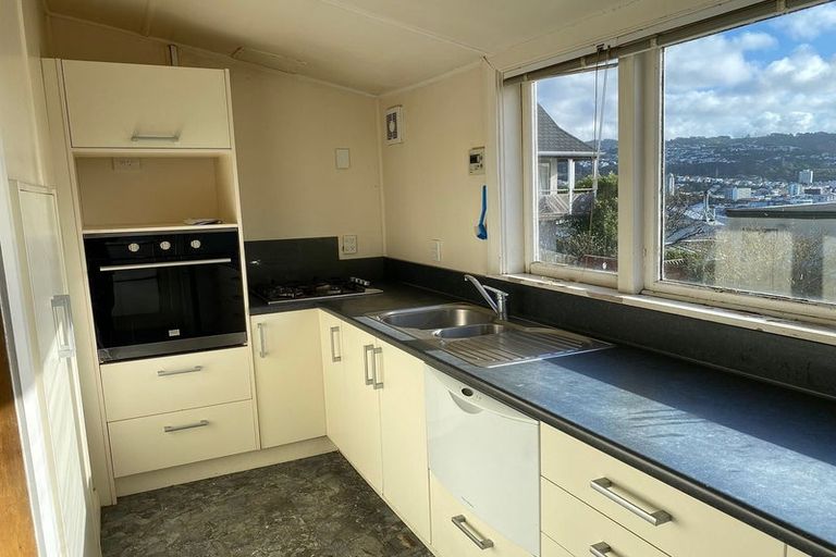 Photo of property in 98 Majoribanks Street, Mount Victoria, Wellington, 6011