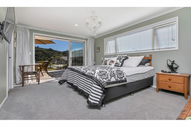 Photo of property in 19-21 Kauri Drive, Kumeu, 0810