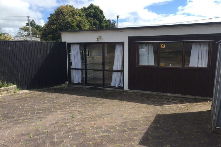 Photo of property in 17a Grande Vue Road, Hillpark, Auckland, 2102