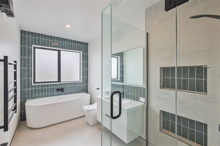 Photo of property in 16 Herridge Street, Woodend, 7691