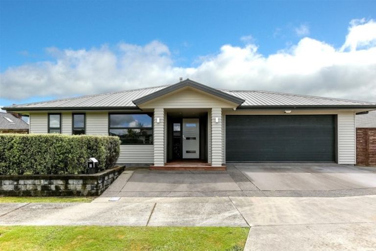 Photo of property in 9 St Andrews Parkway, Waiwhakaiho, New Plymouth, 4312