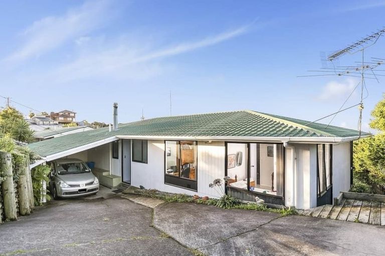 Photo of property in 951 East Coast Road, Torbay, Auckland, 0630