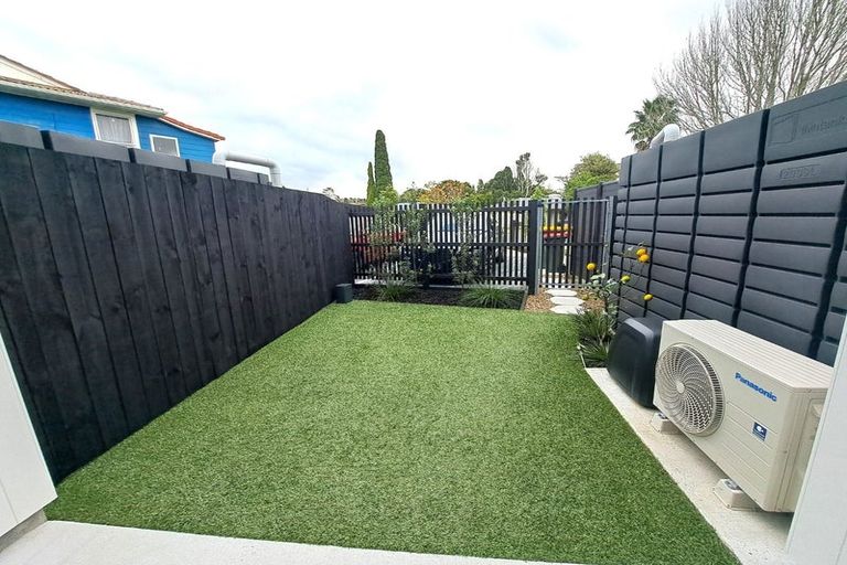 Photo of property in 20b Flaxdale Street, Birkdale, Auckland, 0626