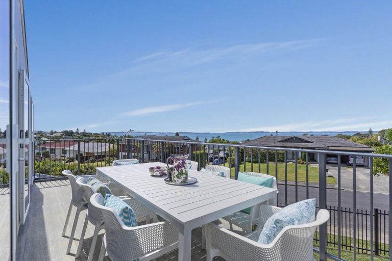 Photo of property in 16 Paisley Street, Mellons Bay, Auckland, 2014