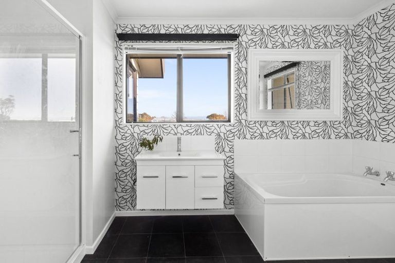 Photo of property in 57 Puflett Road, Havelock North, 4130