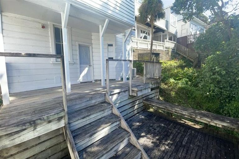 Photo of property in 37 Raroa Road, Kelburn, Wellington, 6012