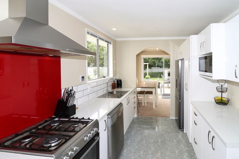 Photo of property in 22 Kupe Drive, Carterton, 5713