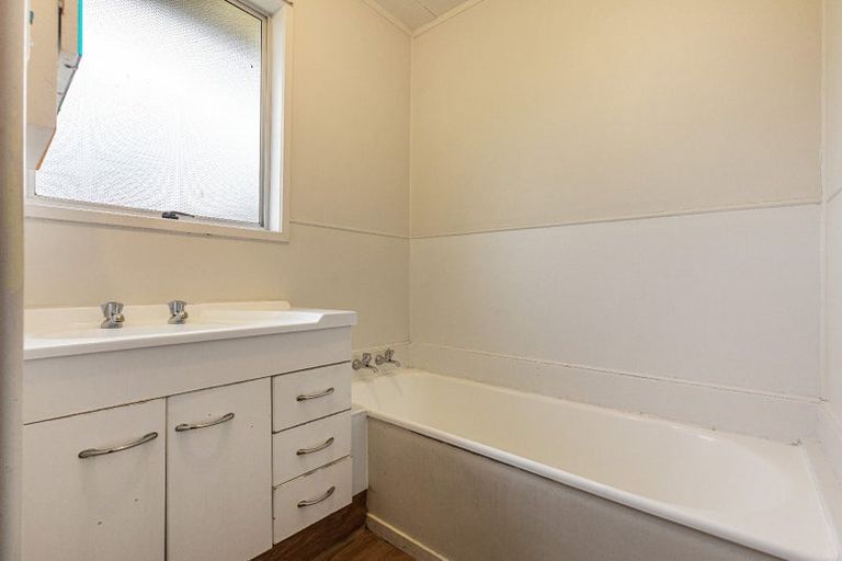 Photo of property in 58 Archmillen Avenue, Pakuranga Heights, Auckland, 2010