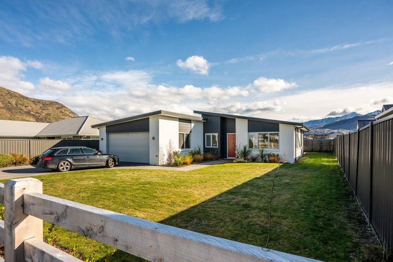 Photo of property in 4 Risinghurst Terrace, Lower Shotover, Queenstown, 9304