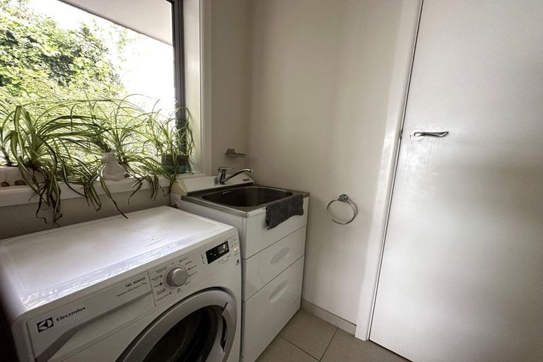 Photo of property in 5 Quarry Road, Mount Pleasant, Christchurch, 8081