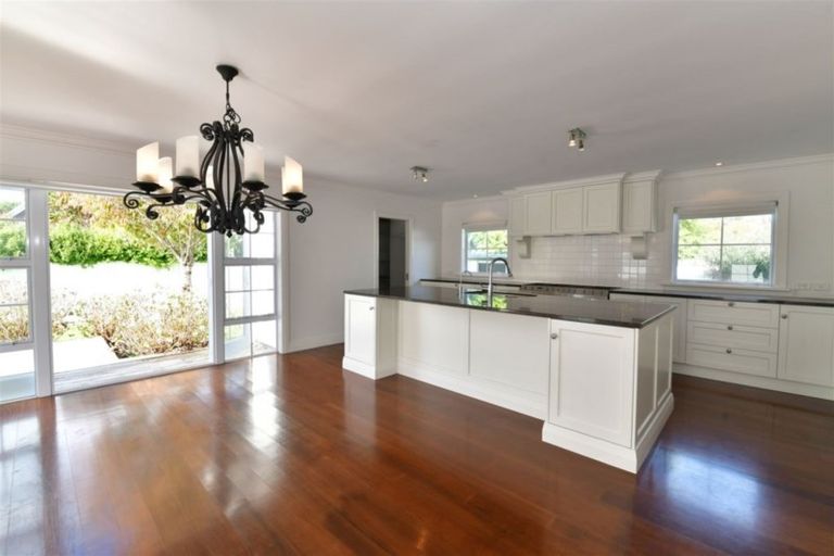 Photo of property in 77 The Circle, Manly, Whangaparaoa, 0930
