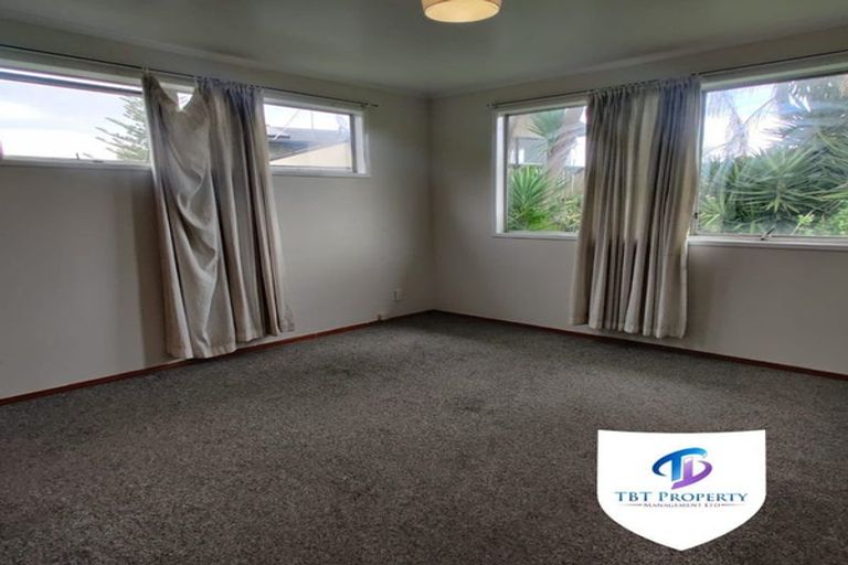 Photo of property in 19 Adel Place, Weymouth, Auckland, 2103