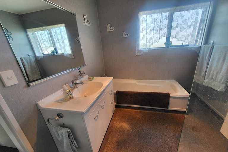 Photo of property in 1 Watts Street, Waipawa, 4210